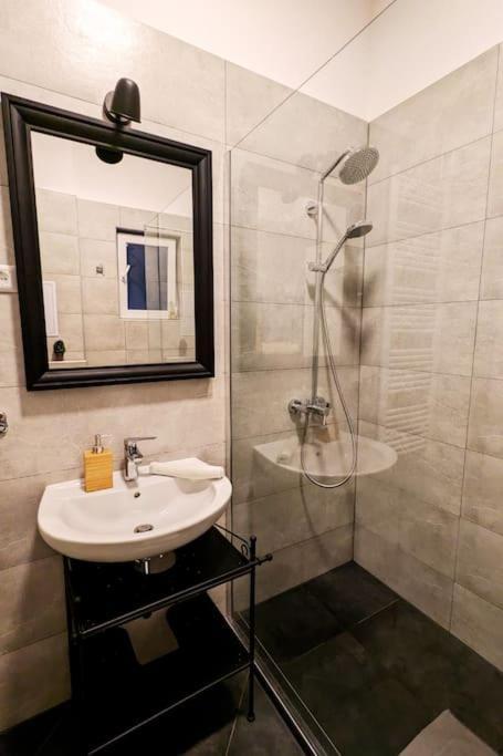 True Zagreb Centrally Located & Spacious Apartment Buitenkant foto